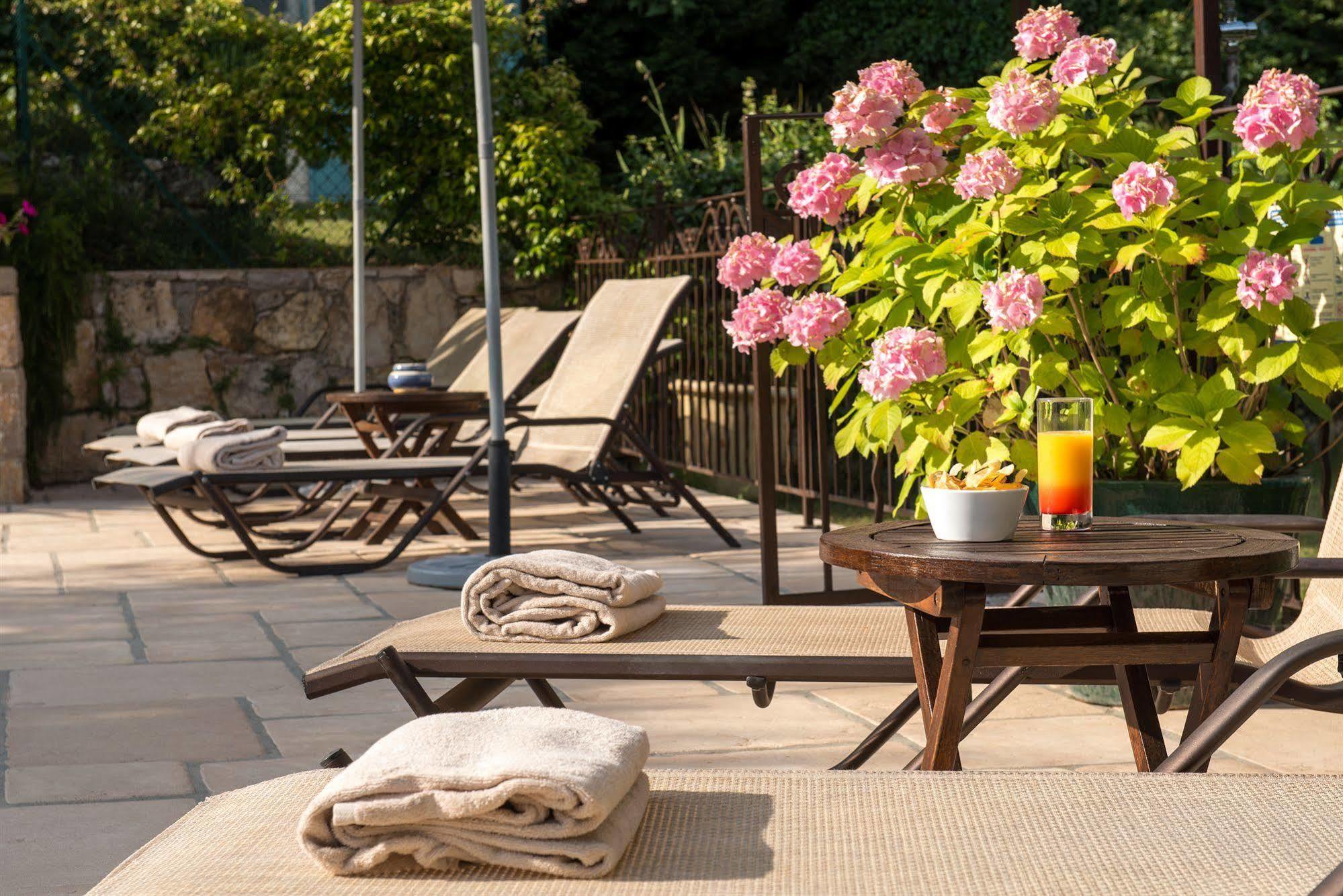Hotel Du Clos Le Rouret Εξωτερικό φωτογραφία